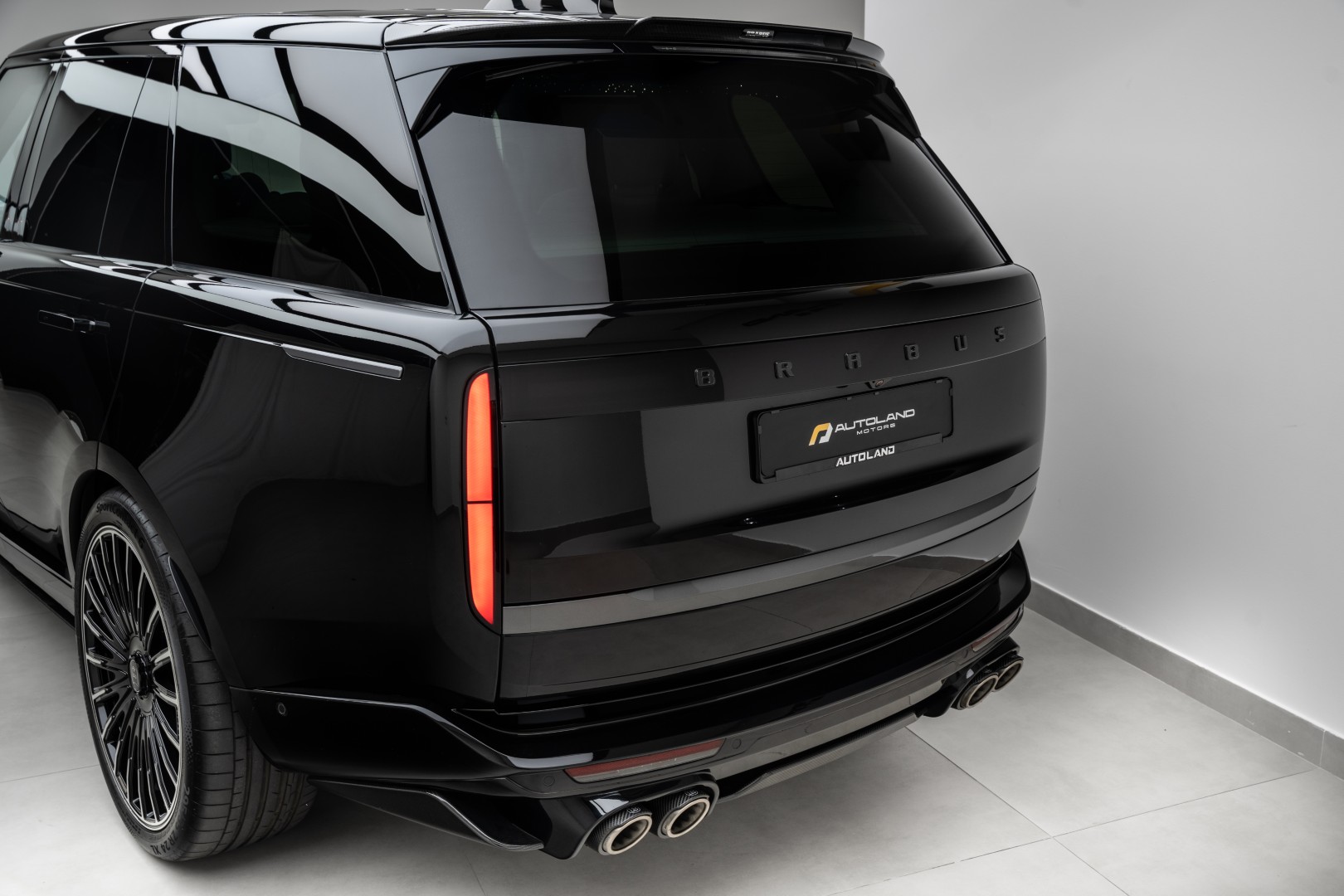 2023 RANGE ROVER P530 AUTOBIOGRAPHY BRABUS CARBON BODY KIT